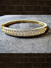 Load image into Gallery viewer, Baguette setting in between two AD lines openable bracelet(fits to 2&#39;6) - Odara Jewellery