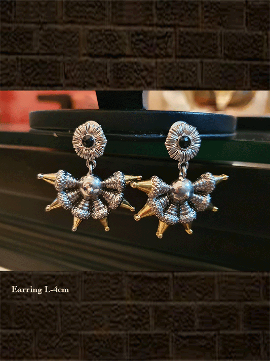 Half wheel dual finish black stone earring - Odara Jewellery