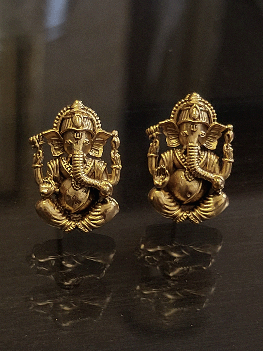 2cm long ganpatiji studs