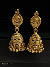 Load image into Gallery viewer, Flower design top with peacock design domb jhoomki - Odara Jewellery