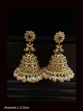 Load image into Gallery viewer, Flower top flower design conical shaped jhoomki