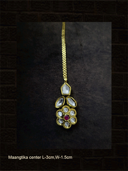 Two leaf top with flower design chain maangtika
