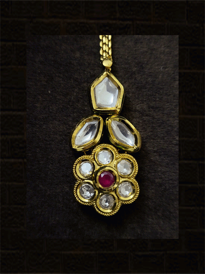 Two leaf top with flower design chain maangtika