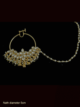 Load image into Gallery viewer, Paachi kundan nath with center flower design