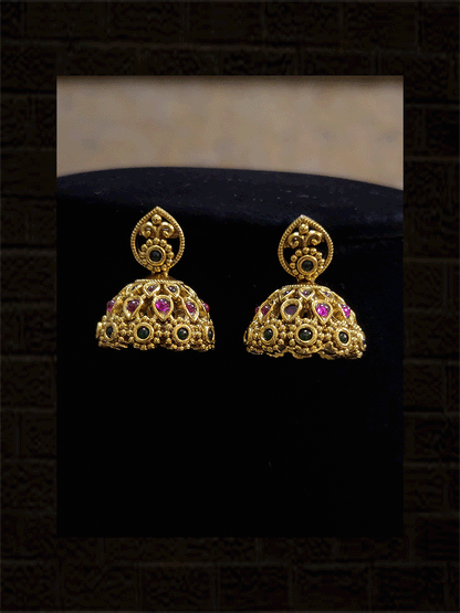 Three stones leaf design lines with intricate bottom design