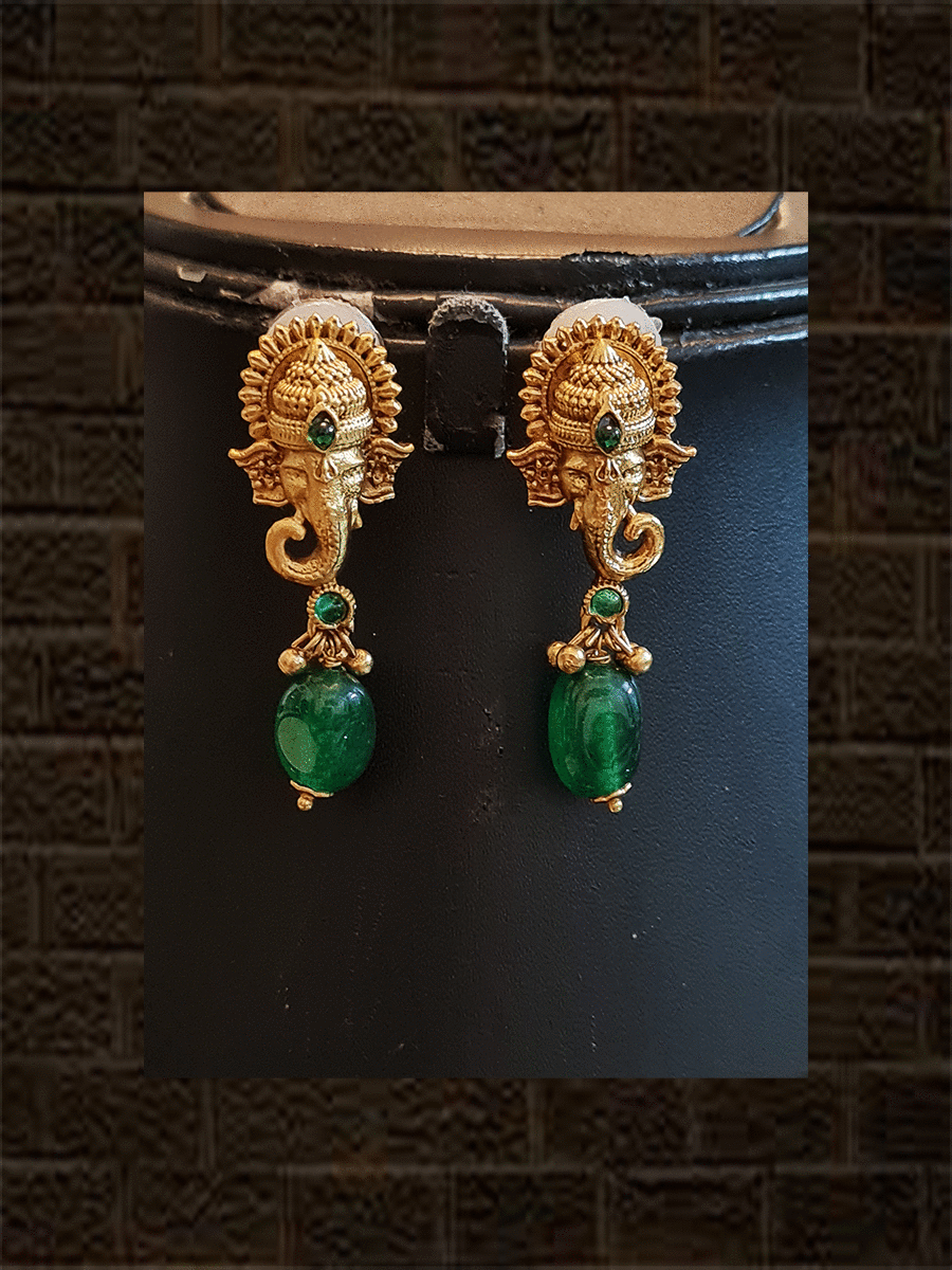 Ganpati ji pendant with green bead drops and green bead string - Odara Jewellery