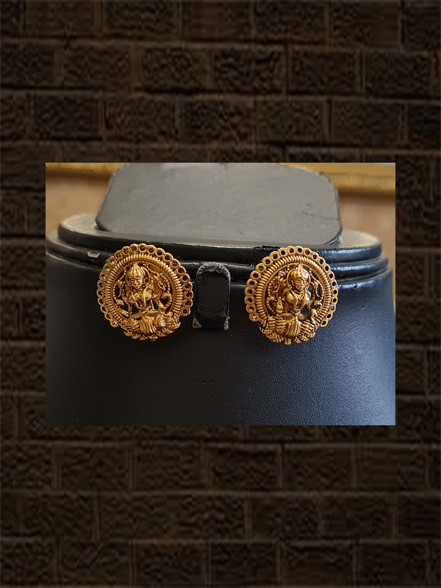 Circular laxmiji pendant in single gold chain with studs - Odara Jewellery