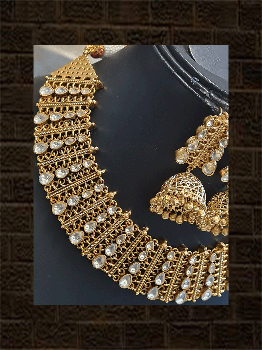 Tear drop shaped kundans on gold mesh design set - Odara Jewellery