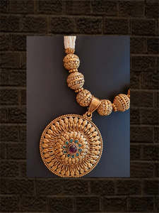 Matar beads and cheed strings neckpiece with round flower design pendant - Odara Jewellery