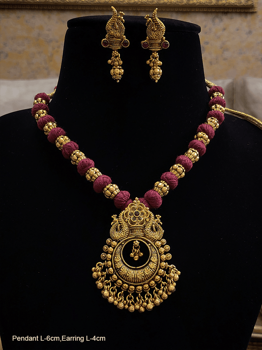 Thread bead and gold bead string in peacock design pendant set - Odara Jewellery