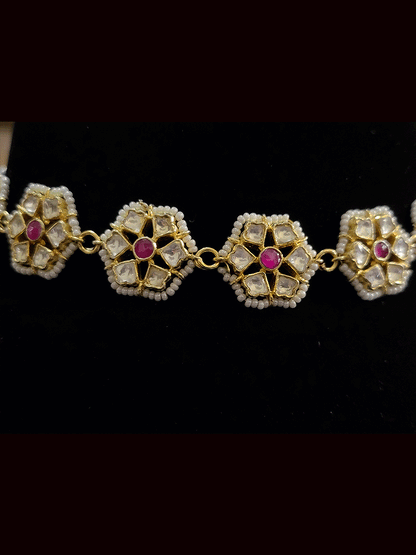 Connecting flower paachi kundan tukdies chik set