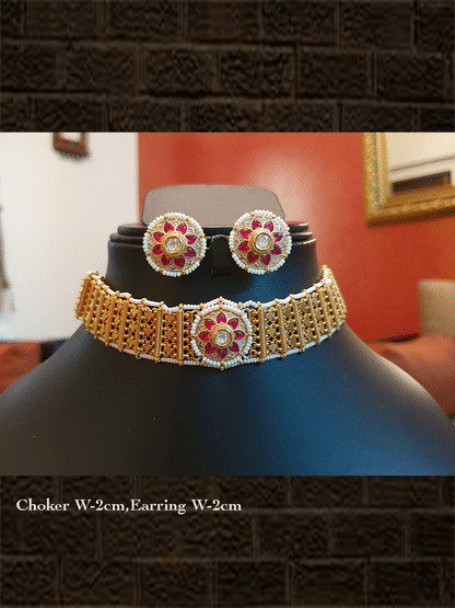 Pirohi work choker set with  kundan circular tukdi in the centre - Odara Jewellery