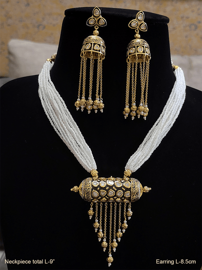 Classy kundan set with gold bead tassels - Odara Jewellery