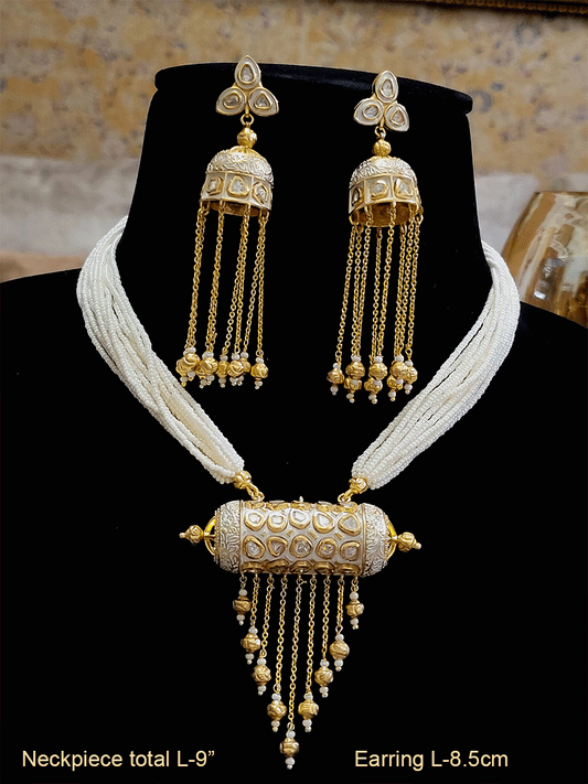 Classy kundan set with gold bead tassels - Odara Jewellery