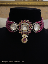 Load image into Gallery viewer, Uncut polki center piece with coloured stones in four strings set - Odara Jewellery