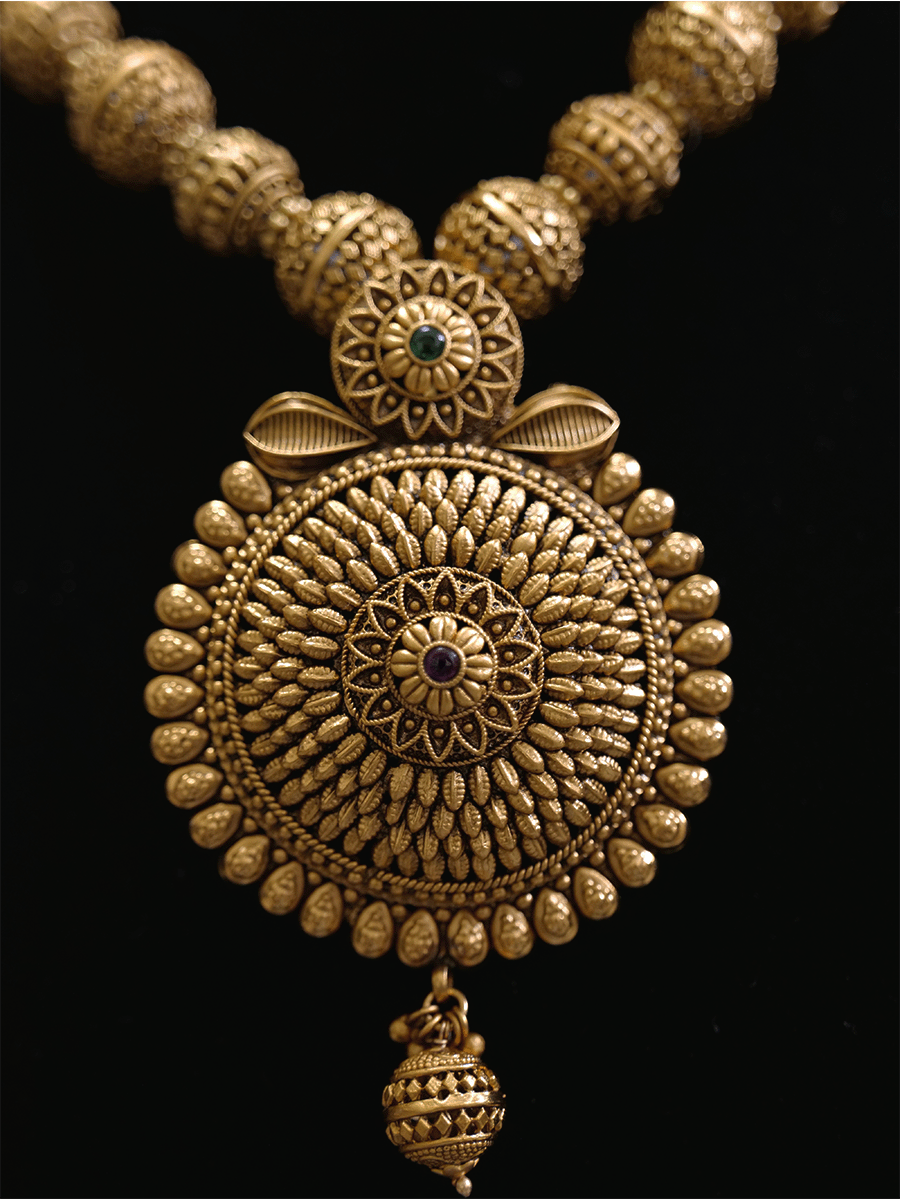 Round gold 2025 pendant design