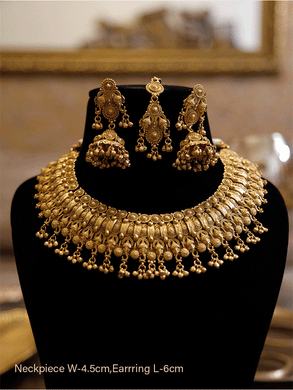 Self design gold finish ganpatiji motif broad set with maangtika and jhoomkies - Odara Jewellery