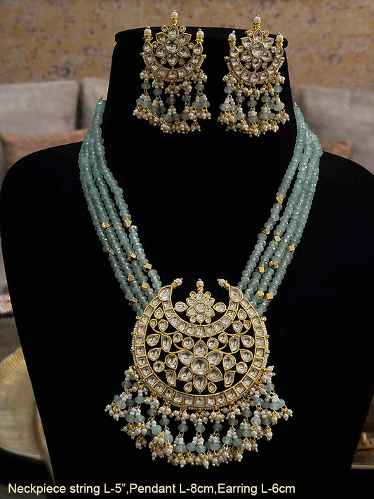 Bold paachi kundan pendant in four beaded strings neckpiece