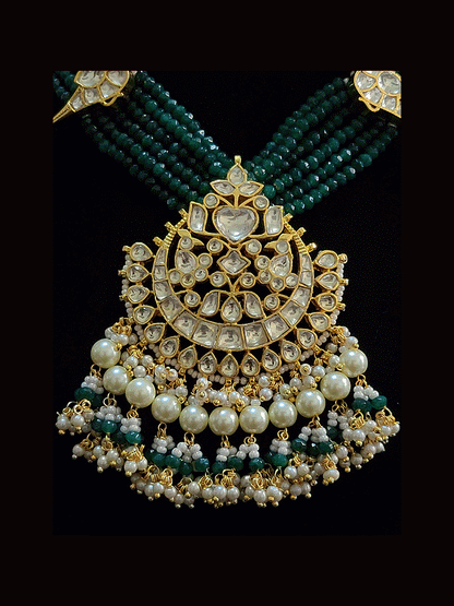Peacock tukdies in six string bold pendant paachi kundan set