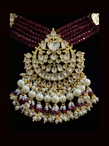 Peacock tukdies in six string bold pendant paachi kundan set