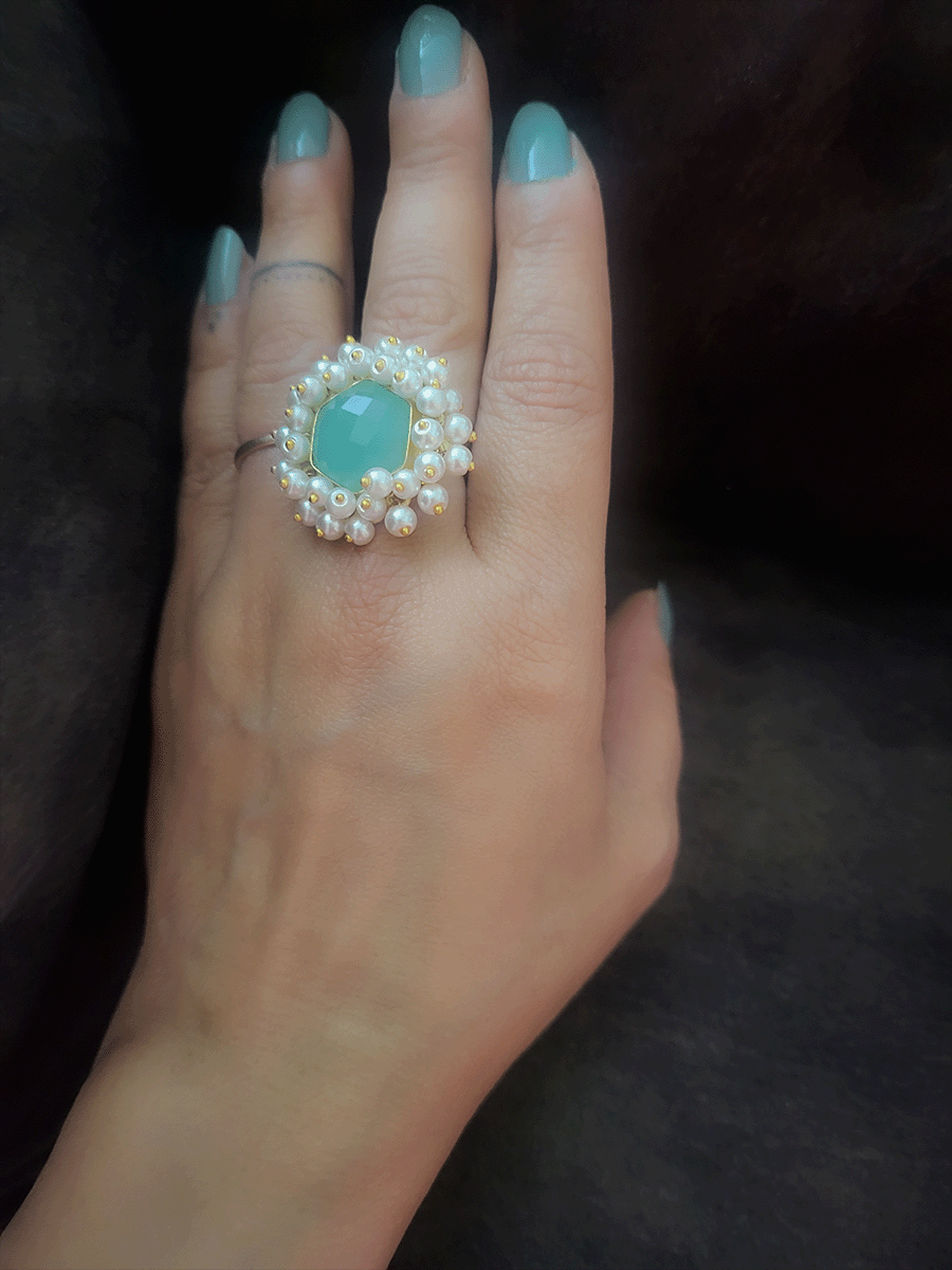 Natural stone adjustable rings with pearly cluster lace