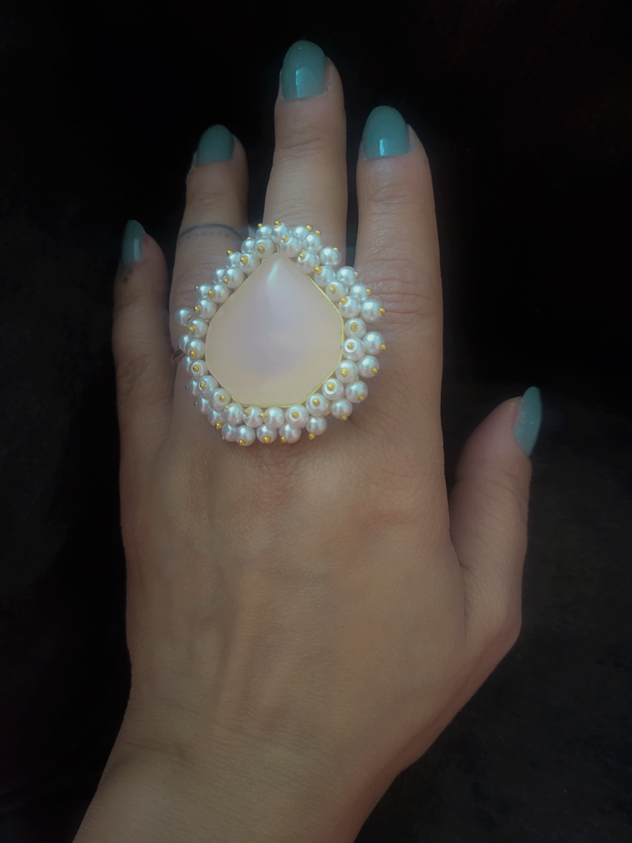 Natural stone adjustable rings with pearly cluster lace