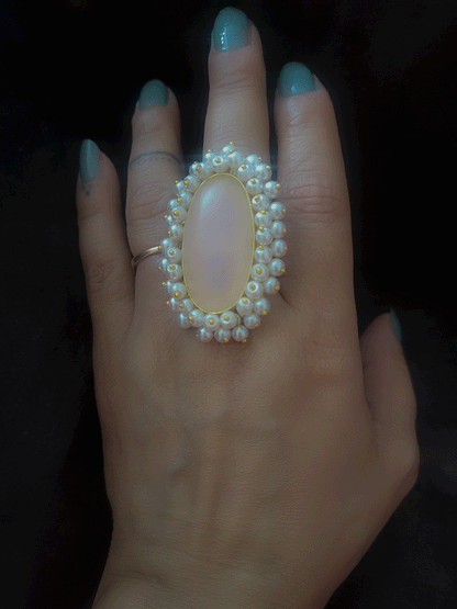Natural stone adjustable rings with pearly cluster lace