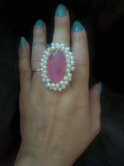 Natural stone adjustable rings with pearly cluster lace