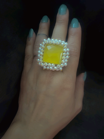 Natural stone adjustable rings with pearly cluster lace