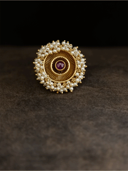 Antique gold finish adjustable ring with beaded lace on edge and stone in the middle - Odara Jewellery