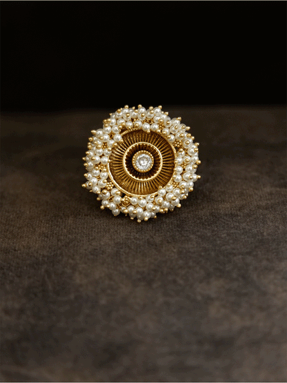 Antique gold finish adjustable ring with beaded lace on edge and stone in the middle - Odara Jewellery