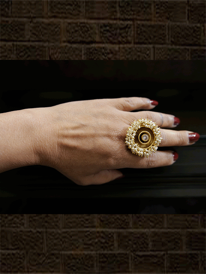 Antique gold finish adjustable ring with beaded lace on edge and stone in the middle - Odara Jewellery