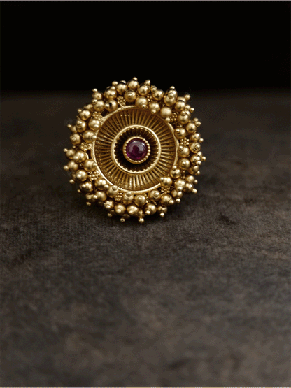 Antique gold finish adjustable ring with beaded lace on edge and stone in the middle - Odara Jewellery