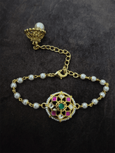 Load image into Gallery viewer, Paachi kundan circular bhabhi rakhi - Odara Jewellery