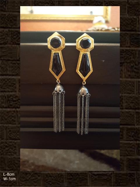 Black stone earring in gold and black polish