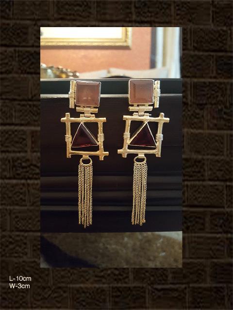 Red and beige stone earring with tassels