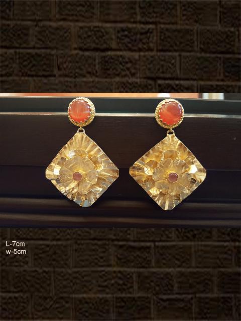 Orange stone patra earring with flower design