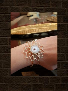 White sun quartz flower design adjustable handcuff