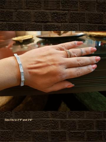 Silver finish AD wave design openable bracelet