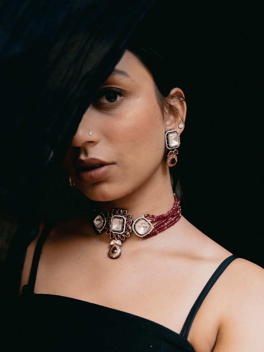 Uncut polki center piece with coloured stones in four strings set - Odara Jewellery